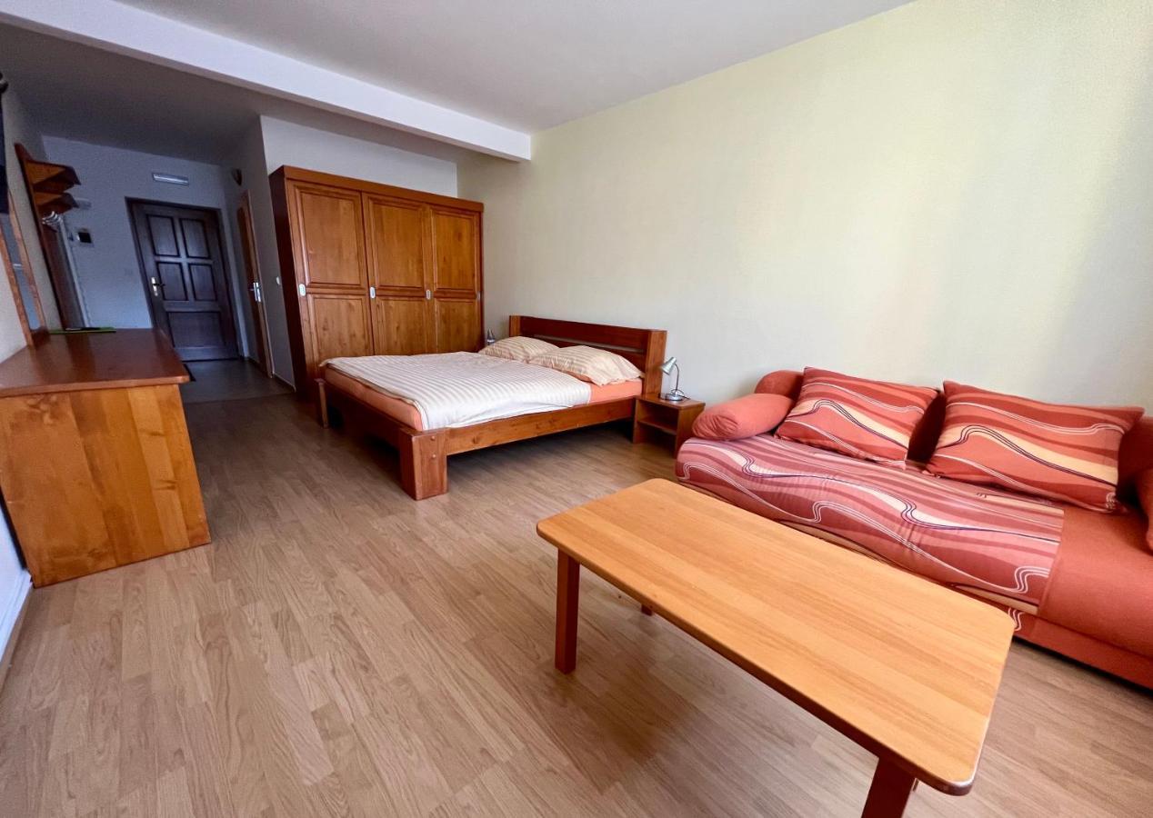 Horsky Hotel Paprsek Stare Mesto  Luaran gambar