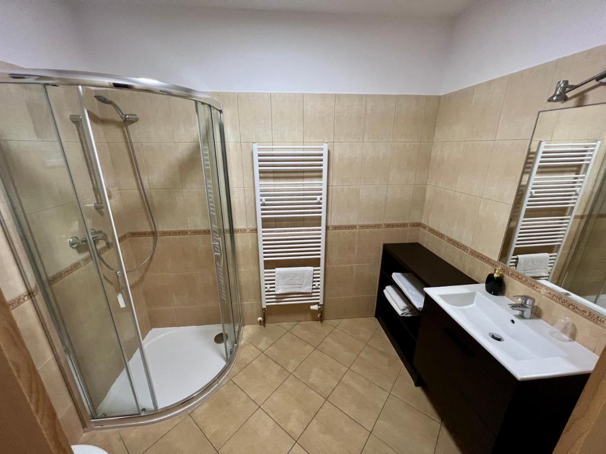 Horsky Hotel Paprsek Stare Mesto  Luaran gambar