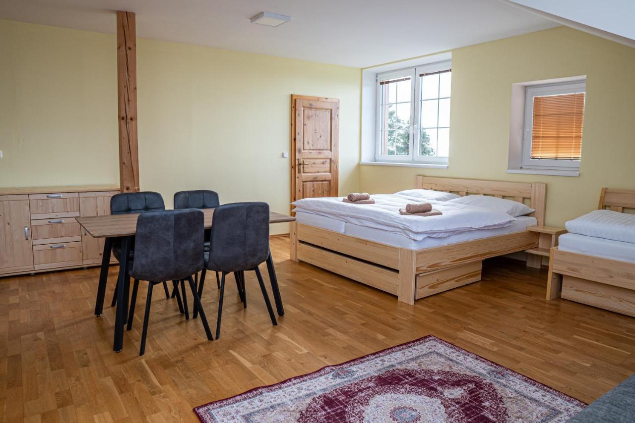 Horsky Hotel Paprsek Stare Mesto  Luaran gambar